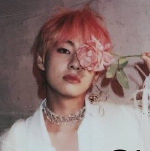 yoontk7's tweet photo. #AuTk/Remember me
Jk murió hace dos años. Th su pareja iba a visitarlo; todos los días al cementerio,en una de sus visitas una mujer,le ofrecerte volver a reencontrarse con el.
-Creí qué te había perdido para siempre-
-¿Te conozco?- https://t.co/yAcvcVGIz1