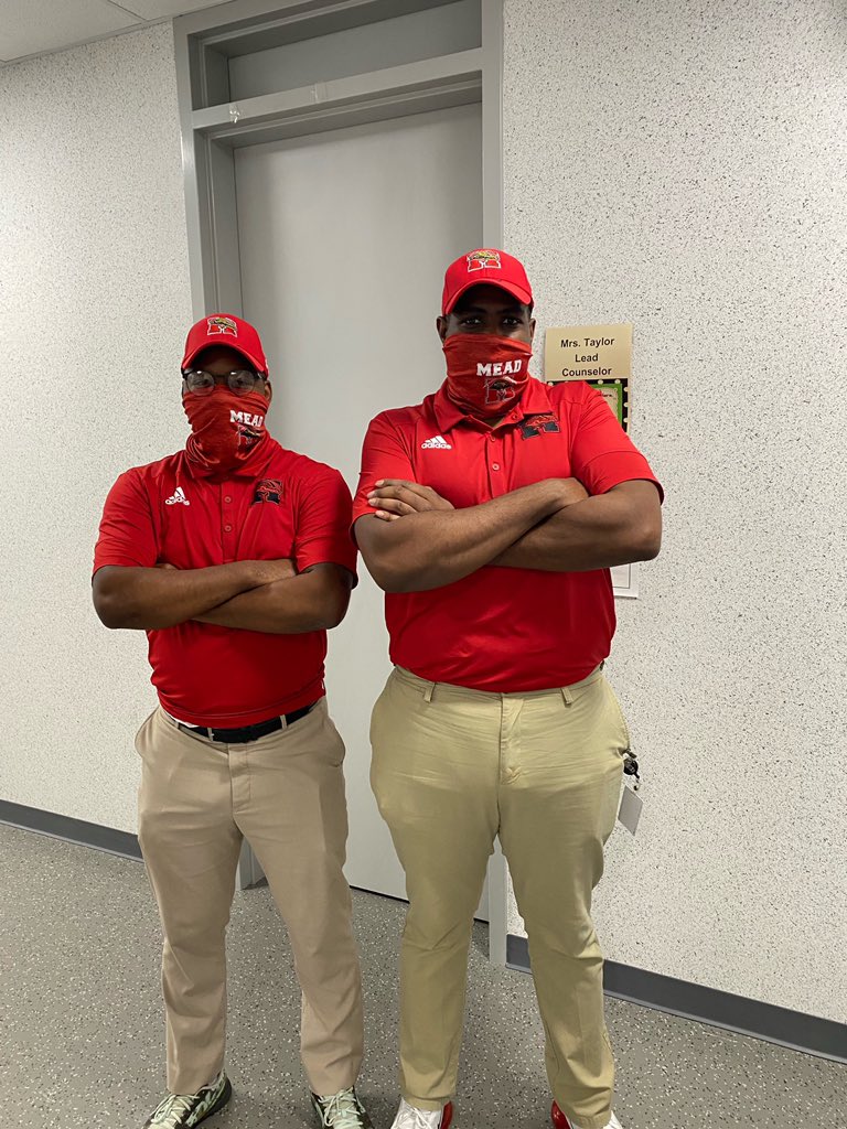 bre112266's tweet image. @MeadMS_AISD teachers are always there with you on your road to college because they care about your future. #MeadGenTX #MeadJagLife #Twinning @AldineISD @Counseling_AISD @jmscottjess1