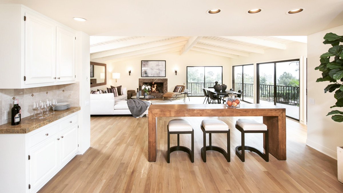 conniedegroot's tweet photo. NEW LISTING!
9305 Beverly Crest Dr
BeverlyHills
Offered at $2.699M

Just renovated, light+bright thruout! 

Open kitchen to living &amp; dining w/fireplace &amp; treetop/city views, generous balcony

3BD 5BA
3062 sq ft
Gated, quiet street

310-913-1184
https://t.co/LvyAWr7Jsx
@NourmandRE https://t.co/dYnURTj6IS