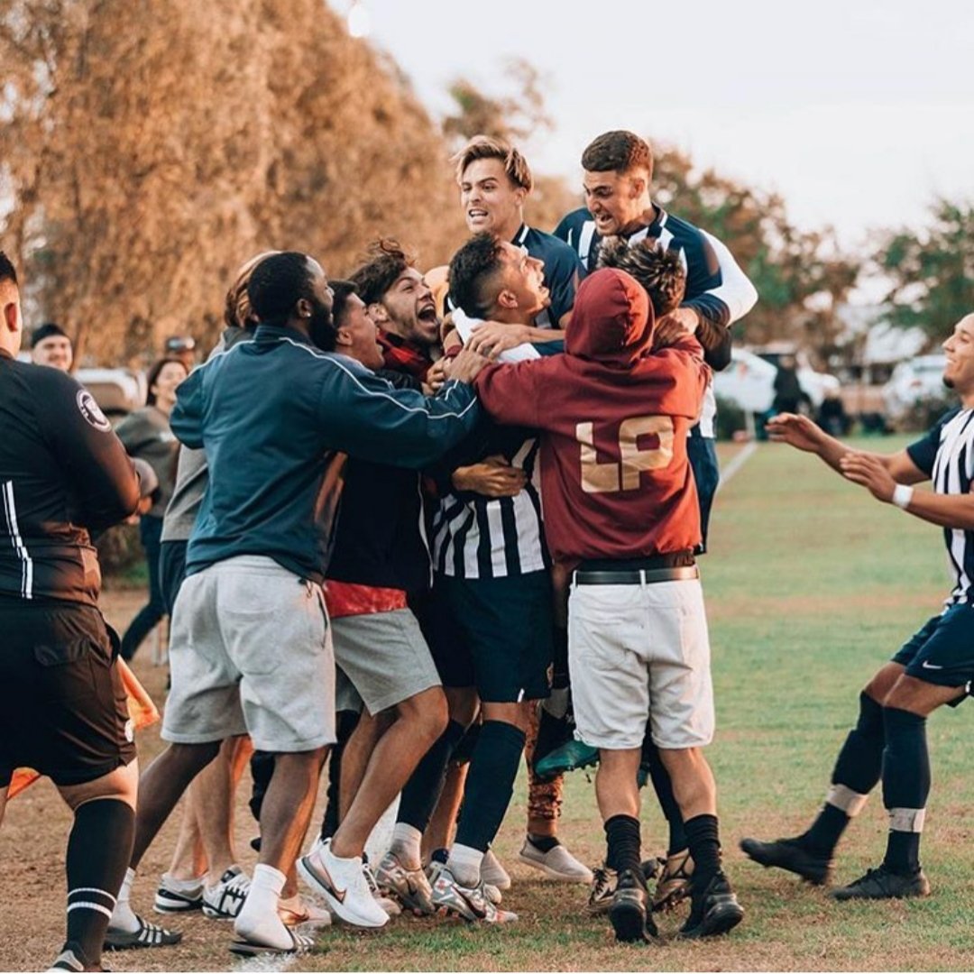 UPSLsoccer's tweet photo. #UPSLSpring20 MVP @gustavovargas96 scored the game-winner over the weekend against @FCArizonaSoccer 🔥

The goal was Vargas' first of the #UPSLFall20 season for #OlympiansFC 🥇

📸: @jamie_gro

#UPSL #Arizona https://t.co/waHCx13kZJ