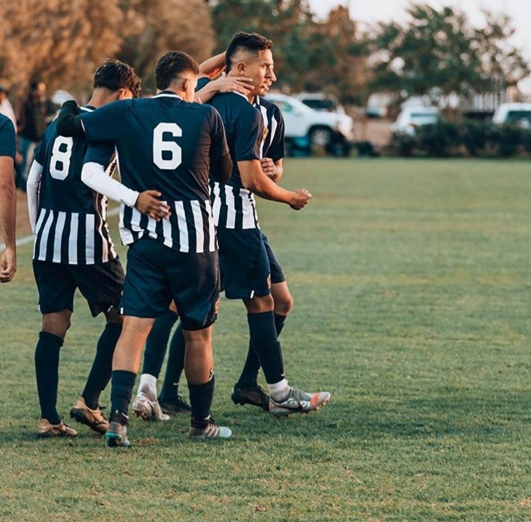 UPSLsoccer's tweet photo. #UPSLSpring20 MVP @gustavovargas96 scored the game-winner over the weekend against @FCArizonaSoccer 🔥

The goal was Vargas' first of the #UPSLFall20 season for #OlympiansFC 🥇

📸: @jamie_gro

#UPSL #Arizona https://t.co/waHCx13kZJ