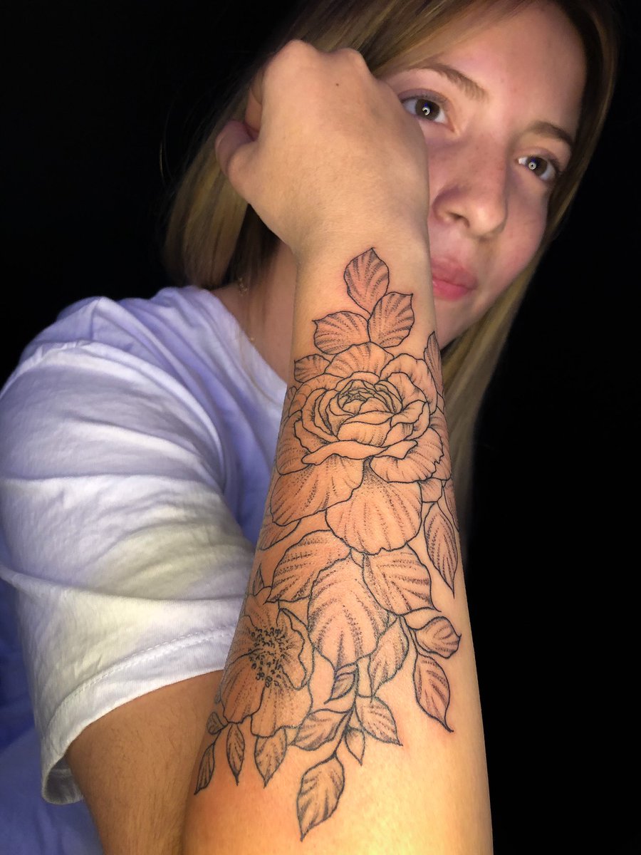 chuloMtzTATTOO's tweet photo. Gracias por la confianza! @VicBethular #1ersesión #pinchestudio #graciassiempre #tattoosliners #linertattoo #tattoosdelicadas #mangatattoo #mangatattooflores #tattooflorales #flawers🌸 #delicadotattoo #tattoolady #tattogirls #1ersesion #mediamanga #varridos #delicadotattoos https://t.co/IvixDGAPRB