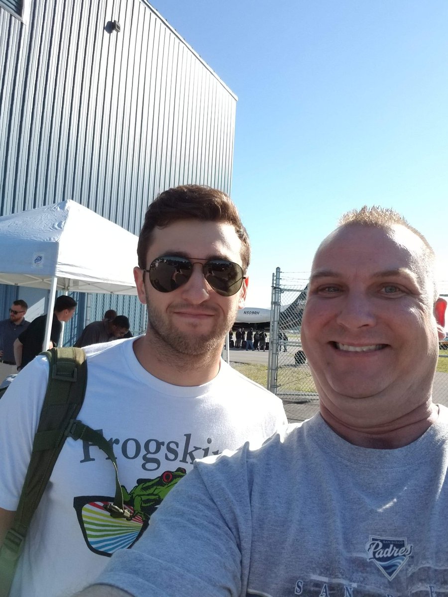 steveweather048's tweet photo. @chaseelliott congrats chase. I met u 2 years ago at Manchester nh Airport. Hope to meet u and get another pic with the champ. Enjoy your time off. See u in 2021. https://t.co/u82FhI7DWy