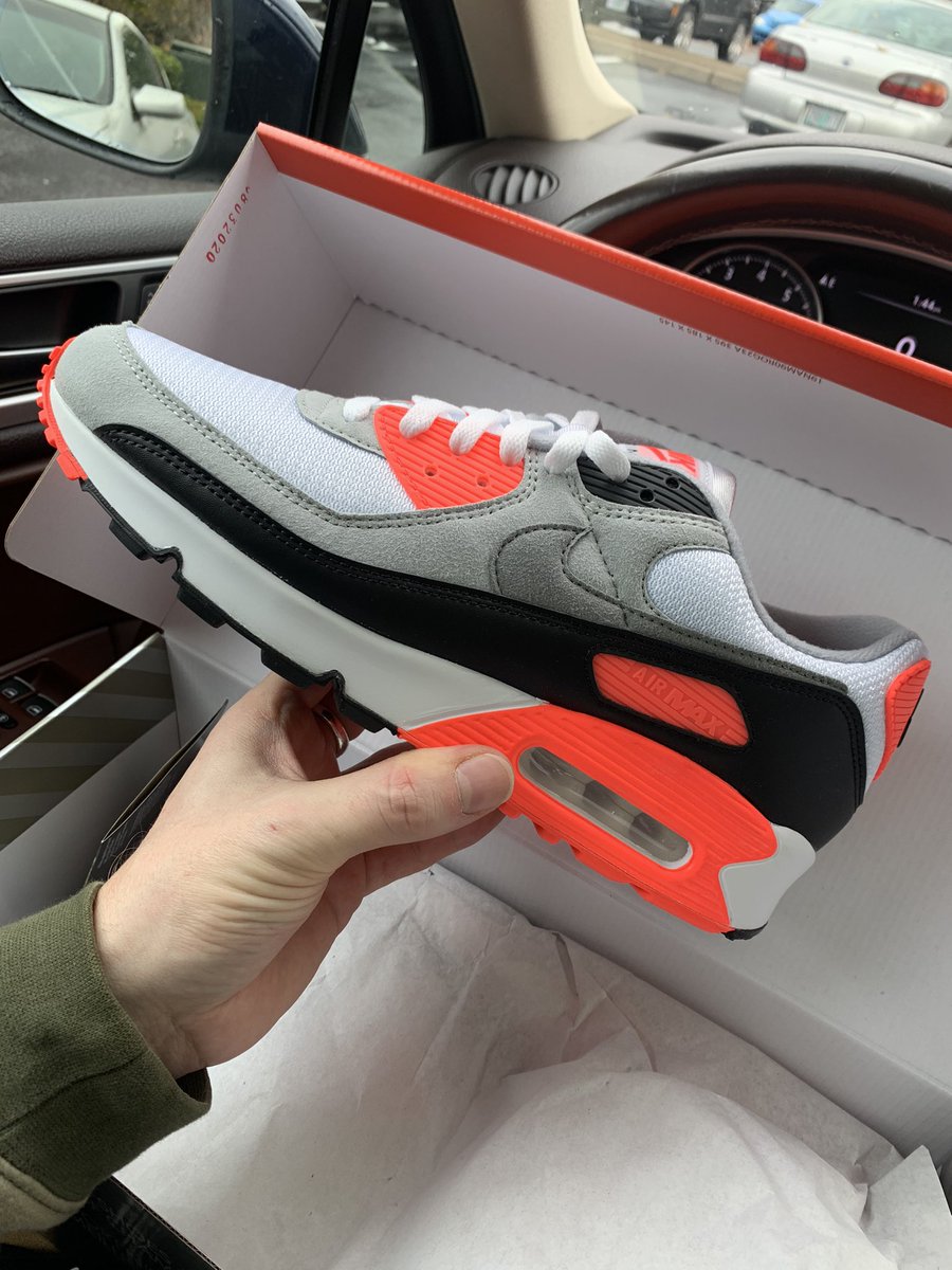 GibsonPxwer's tweet photo. Well that was unexpected. Walked into the @nike store and these bad boys were on the wall. Had to snag em. First pair of Air Max 90โs (IIIโs). Very stoked. #Nike #am90 #sneakerhead #infared #retailcop https://t.co/J3tTpx13Xs
