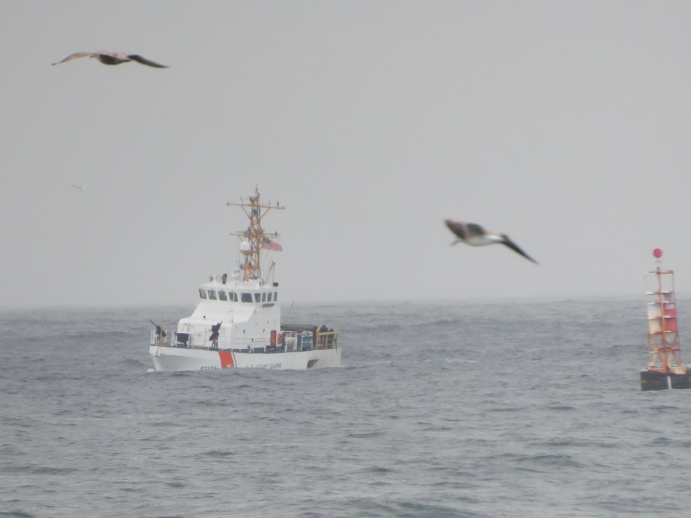 USCGPA's tweet photo. #BREAKING Wilmington, N.C.-- A search for two persons-in-water started after an overturned vessel was spotted near Beaufort Inlet, N.C. The search is still ongoing. Call if you have any information: (910) 343-3880
Check our newsroom for more information
https://t.co/t3vW9UUFIh https://t.co/fze4PnoAoO