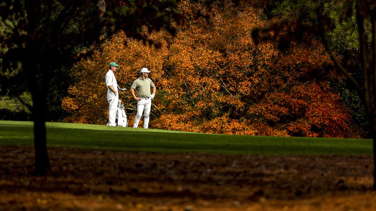 PGATOUR's tweet photo. Fall vibes at Augusta. ๐
Different look, same beauty. โณ https://t.co/FEk7vsRG1J