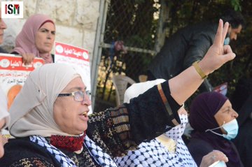 178kakapo's tweet photo. "
Solidarity protest in Ramallah for Palestinian prisoners held in Israeli Occupation prisons, in front of the International Red Cross office today. Protesters stressed the need for prisoners in critical condition to receive proper medical treatment."
ISM/5 hs ago
#Right2Live4🇵🇸 https://t.co/gvL6YYspIl