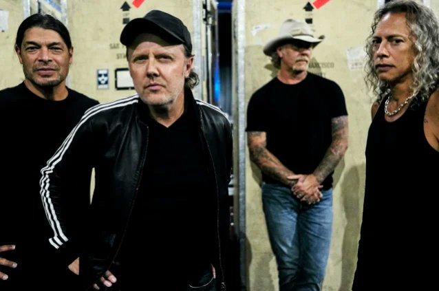 BLABBERMOUTHNET's tweet photo. METALLICA's LARS ULRICH Says It Could Be A Year 'At The Earliest' Before Arena Concerts Return https://t.co/E6PT2av3qM https://t.co/O9XcVrl7uZ