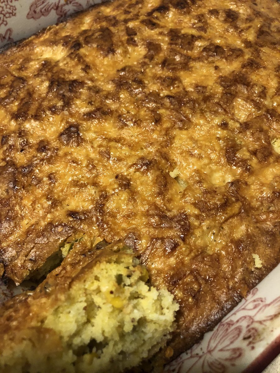 MakeupMom2's tweet photo. Just made some Mexican cornbread! Yes Jiffy cause I like it sweet and some pintos cooked in the Ninja Foodi. #TimeToGrub 😍😍😍 https://t.co/pBpNVOxm2P