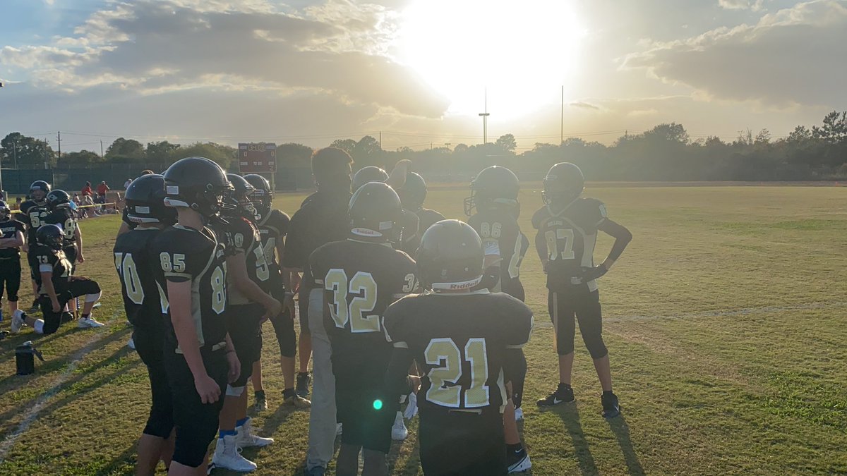BisFootball's tweet photo. Game time!!!!! https://t.co/Ne4I5XUii7