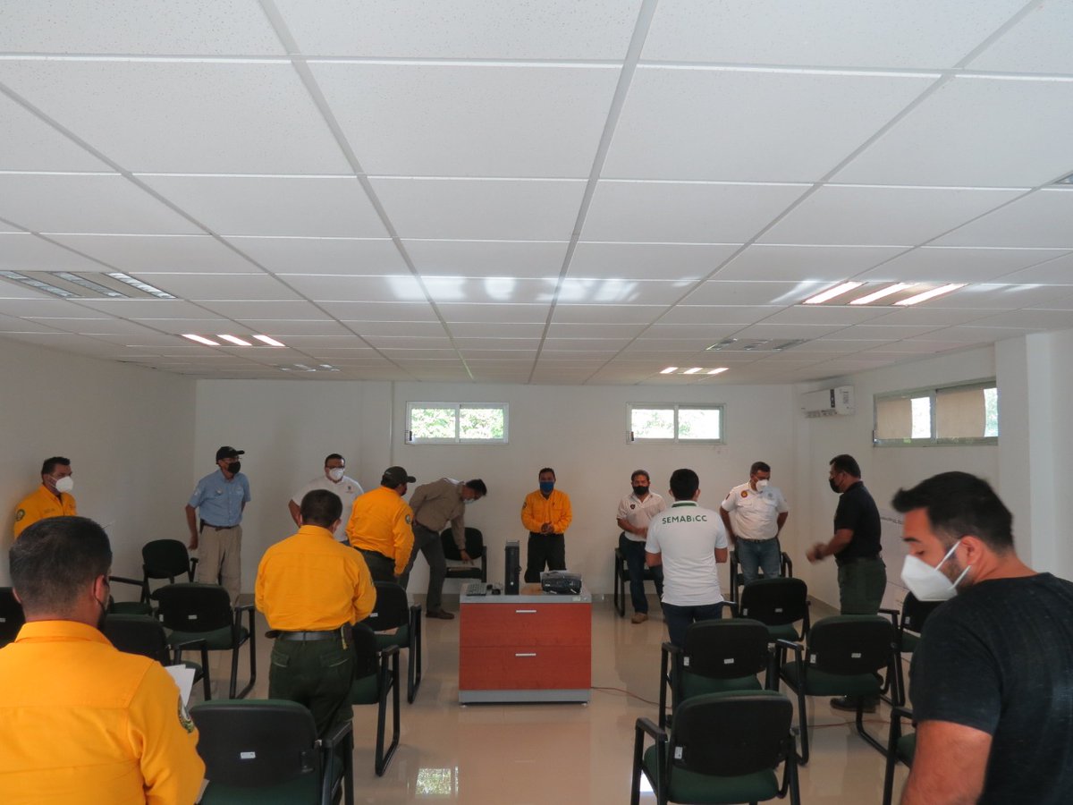 CONAFOR's tweet photo. #Entérate estamos llevando a cabo la Activación del Equipo Estatal de Manejo de Incidentes de #Campeche y un entrenamiento a combatientes de la Región Sureste.
La sede es el Centro Regional de Manejo del Fuego Sureste en #Castamay #Campeche https://t.co/4eILTsPB5p