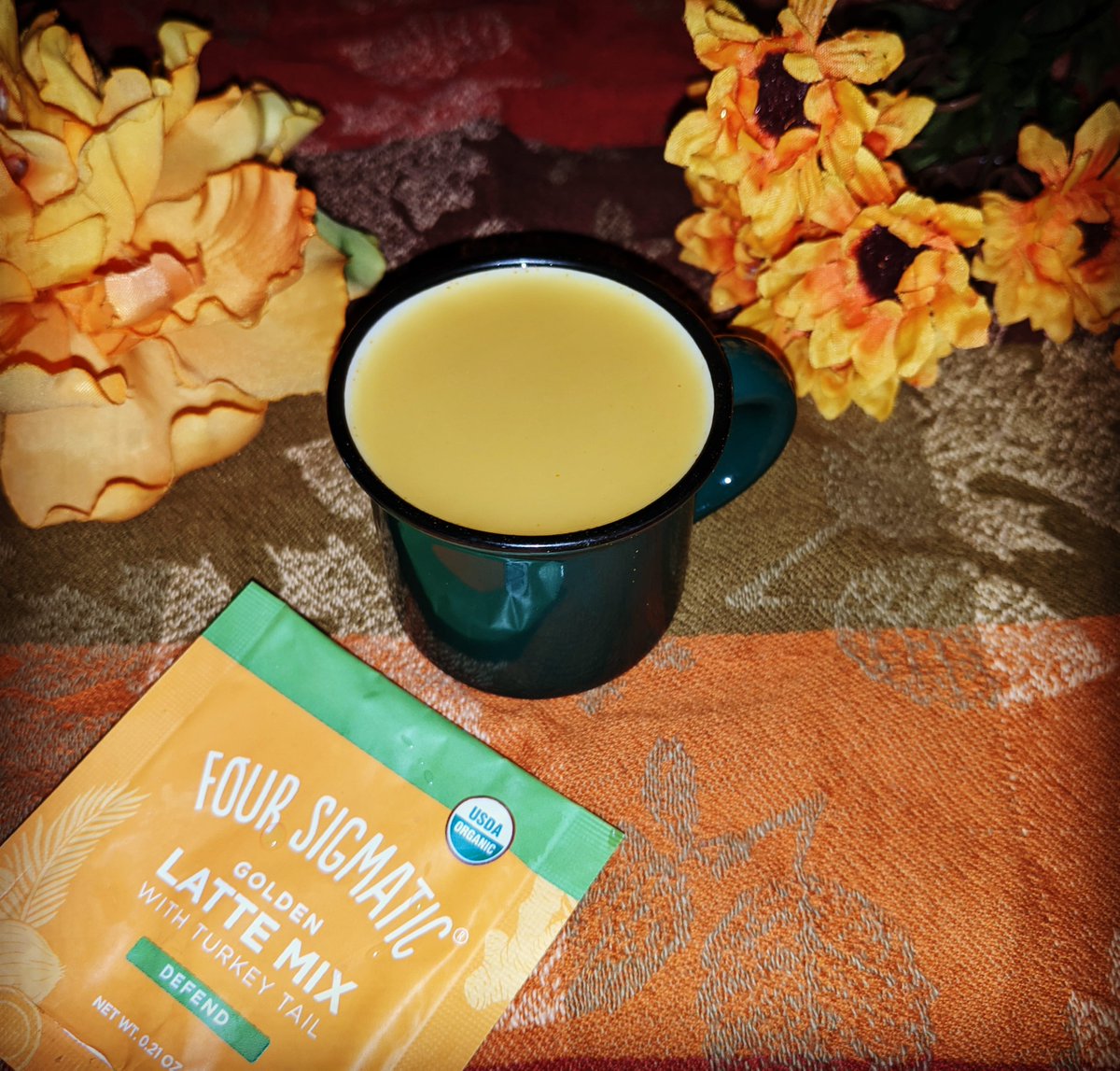 FitWithKellyG's tweet photo. This golden latte tastes like a regular golden latte but with an added immunity boost! Turkey tail is a medicinal mushroom used in Japan for the treatment of cancer. The FDA does not approve mushrooms for treatment of medical conditions. 😔#turmeric #mushrooms #turkeytail #latte https://t.co/V4QQRbT0ap