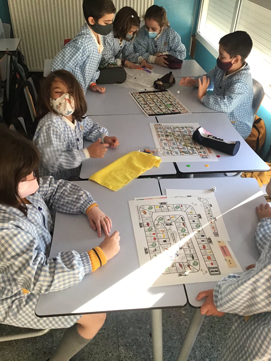 mercedaries's tweet photo. Racons de mates a 3r primària. Ens agraden les mates!
#fsf3prim #raconsmates https://t.co/JPtibLh6cu