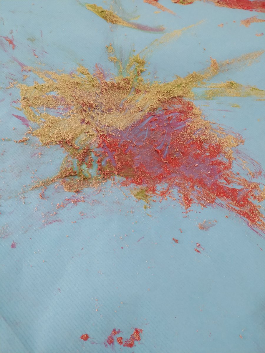 vaneinnova's tweet photo. Disfrutamos creando obras de arte con arena y pintura #Pollock #arte #arena #pintura #Creatividad #artistas @Novaschool_es https://t.co/bD9d7VFqrl