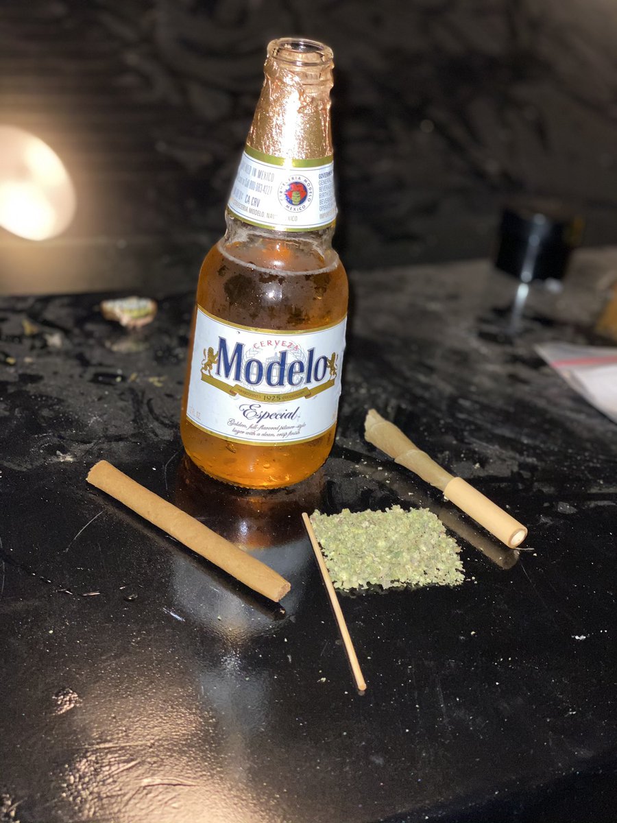 adrian_heads's tweet photo. Biden 2020 celebration starter kit #BidenHarris2020 #420 #jungleblunts @Sethrogen https://t.co/a8pCsxbVDD