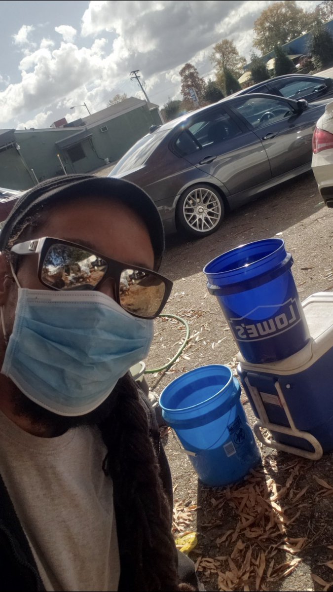 kfloy1's tweet photo. Our XPO flatbed driver Maurice helping with the bucket exchange today. #bucketexchange #provember @mikesida1037 @BlueBoxR1 @Wesley_AP1037 @ChewningRocky @ShaneGagne76 @TheBossMan1037 https://t.co/721Q3nOd5p