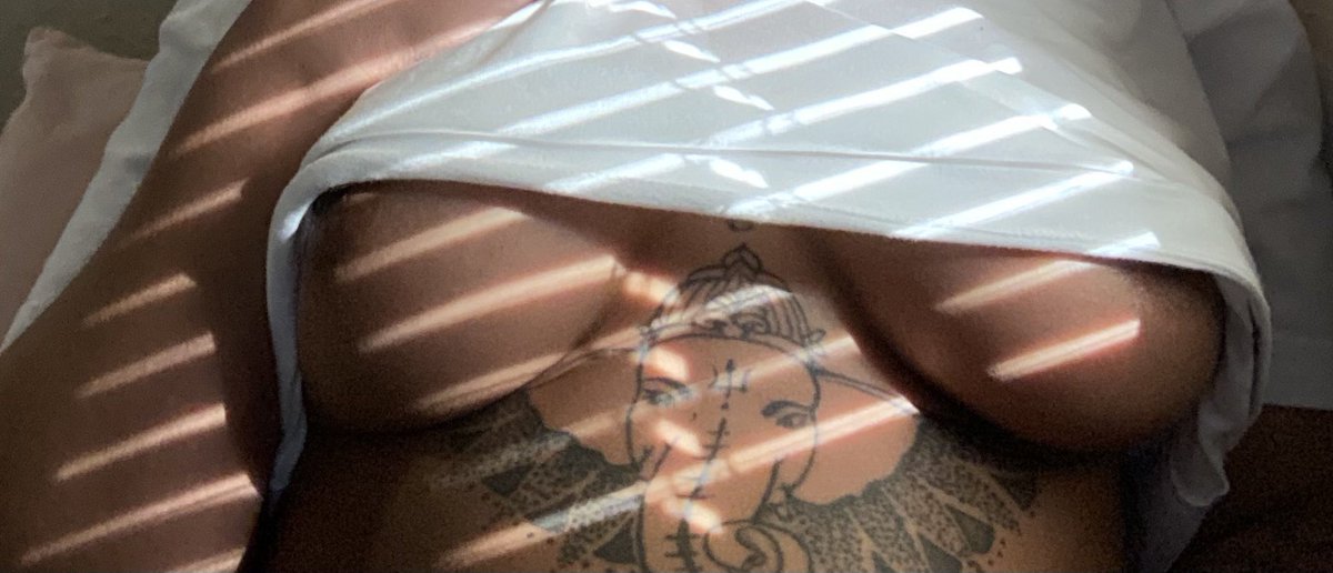 xxobrit's tweet photo. Cum join my FREE onlyfans for more 😏
Link in bio ❤️ https://t.co/nXluT8PzdO