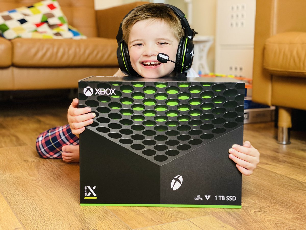 ZacharyToysFun's tweet photo. It’s been delivered !! #xboxseriesx We all can not wait to set this up!!
#xbox #XboxLaunchCelebration #seriesx #xboxpreorder #xboxgamer #xboxlive #xboxseriesx #pictureoftheday #youtuber #gamers #gamerlife #kidgamer https://t.co/yR6uM47Xbi