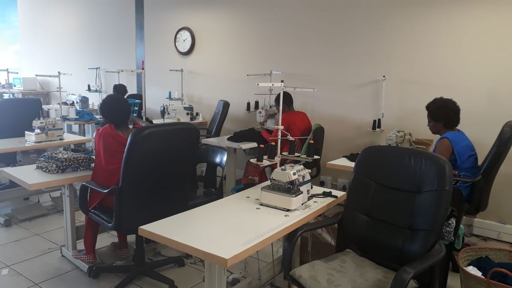 rayana_edwards's tweet photo. Local manufacturing closer to where our women stay ensures less stress in travel time and for better productivity. First prize for us is to have more makers and producers work from home with their workshop set-up #localmanufacture #madeinsa #Entrepreneurship https://t.co/hHy2XOTsiu