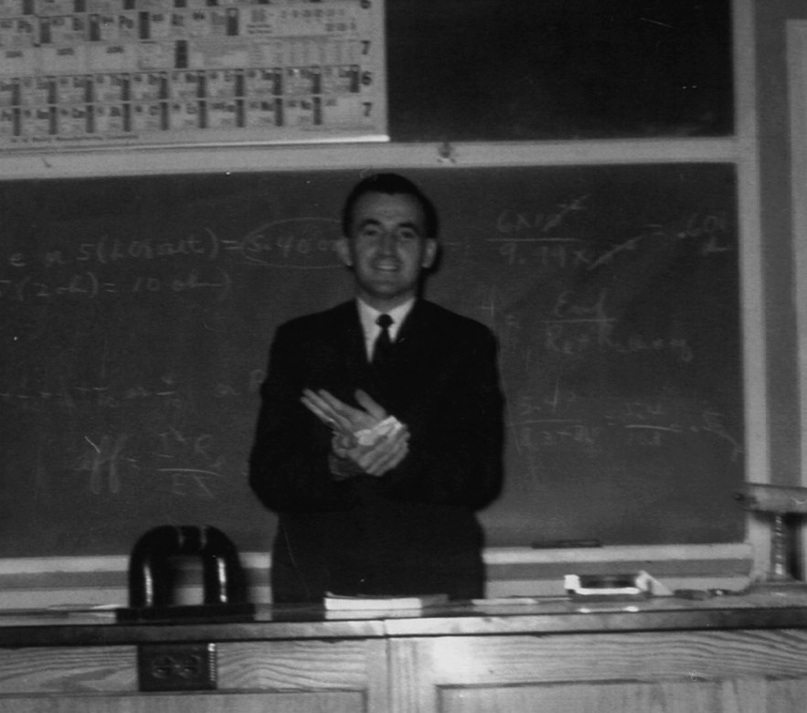 I'm going to jump ahead to a Veteran's Day tweet.My dad was in the Army Air Corps in WWII. He joined at 17 yrs old, after having to put on 10 lbs to make minimum weight. He was an engine mechanic & was selected for the Aviation Cadet program. War ended before he got wings.1/