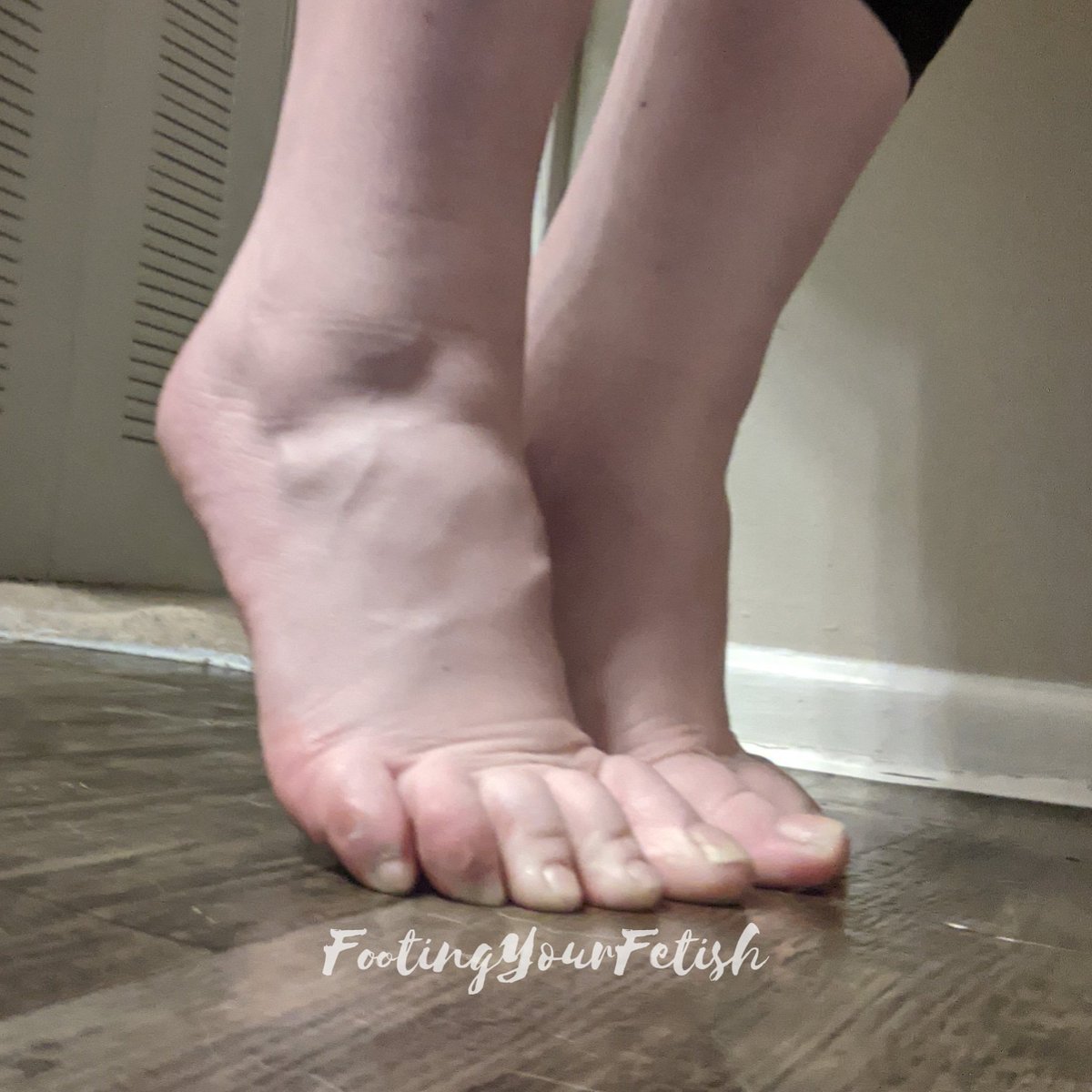 FootingF's tweet photo. DM for serious inquiries #footfetishnation #footfetısh #footworshi̇p #Feet #toes #highheels #feetfetish #ontoes #HeelsUp https://t.co/3LaL6e6PQd