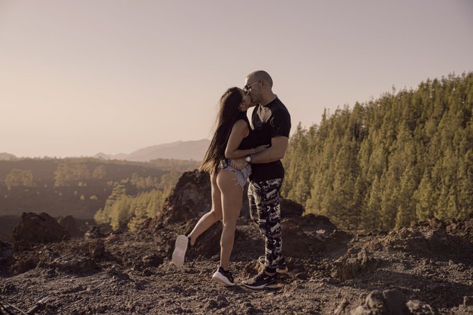 What would the world be like without a kiss? 💋  @Danikamoritube @CapriLmonde https://t.co/dWYf0eFPDi<a href="/tag/mondaymotivation"class="tags"><span>#mondaymotivation</span></a><a href="/tag/mondayvibes"class="tags"><span>#mondayvibes</span></a><a href="/tag/mondaymorning"class="tags"><span>#mondaymorning</span></a>