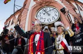 Brits with their belief the whole world should be wearing poppies today & attending war memorials will be incensed when they hear much on N.Europe at 11:00am will be celebrating start of Carnival. Mainz, town where  #BioNTech is will be semi-closed. It is one of the hotspots/5