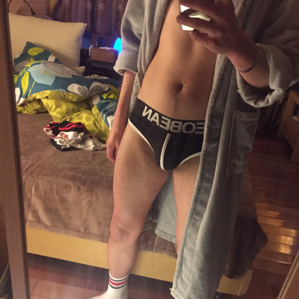 iPhone6716's tweet photo. 本人有一些自己的原味内裤想要出售；有人想要吗？条件可直接私信联系... https://t.co/deNPZ9MQQ3