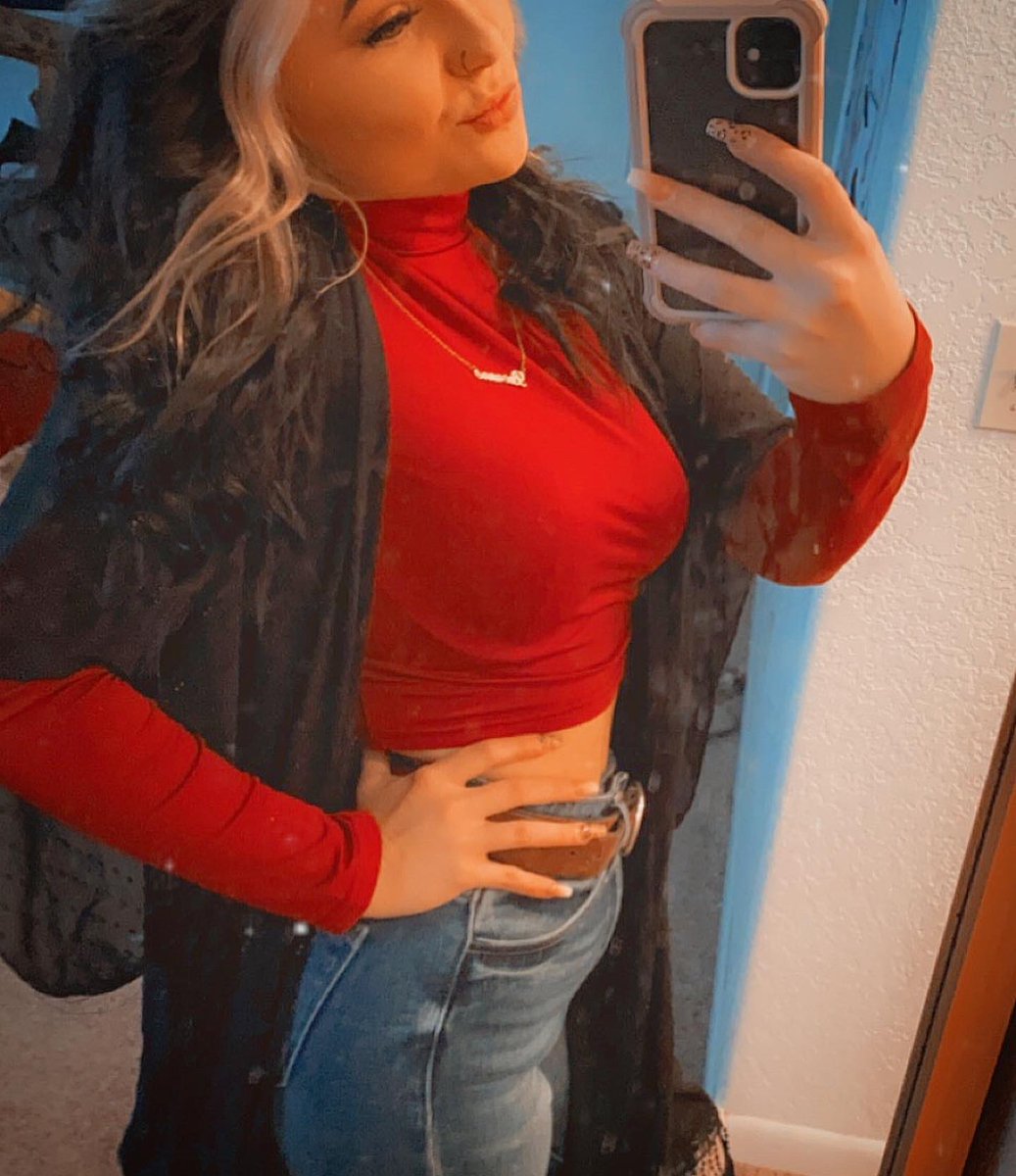 AsheyBreanne's tweet photo. “Look at how she walk when she walk to me, how she talk....when she talk to me.🤤” #shewalksthroughhellwithasmile🖤 #becausesheownsherdemons👑#youwontforgetawomanlikeher🥵#divasdontdodramawedobusiness💯 #willnevercompare‼️ https://t.co/AsZTzxuPBk