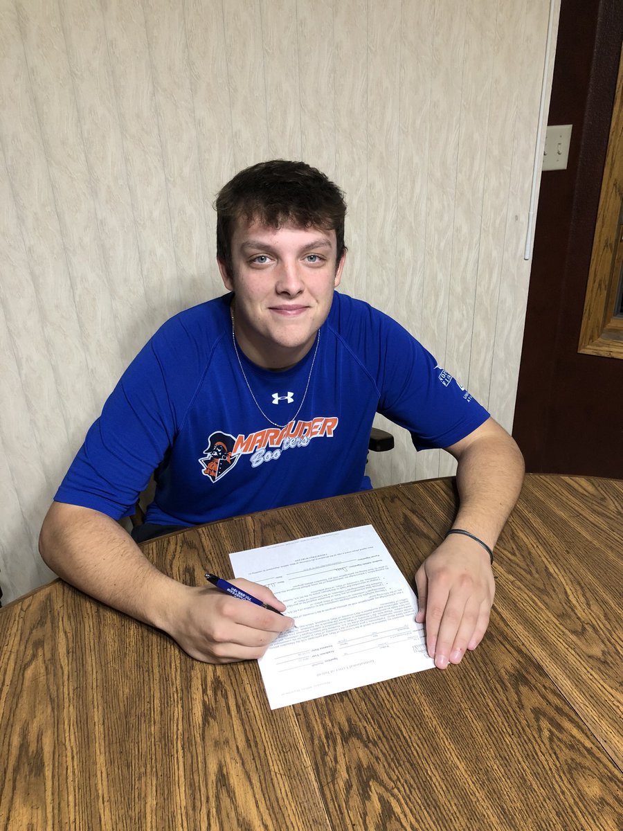 cru_walker's tweet photo. Super excited to be apart of @UmaryBaseball can’t wait to see what the future has to hold! Thank you again to my family and coaches that have helped me through this journey #hooksup 💙🧡 https://t.co/tlTgtyE9cX