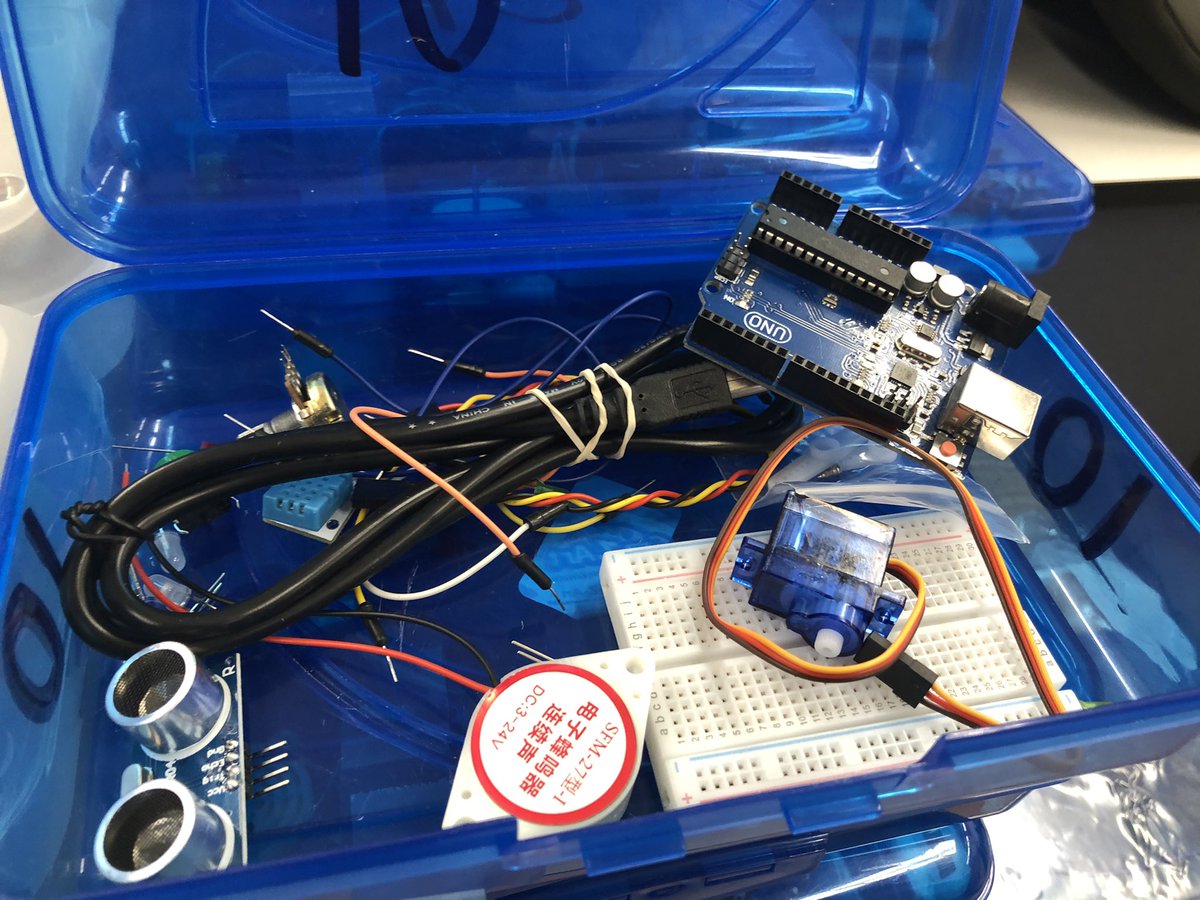 chonito928's tweet photo. @ValPerez_STEAM @AllieBBogart @jesush1979 @BaynesHeidi @RothmanCS @TeachtheTech @TrPatel20 @TeachtheTech @dailystem @mraspinall @breeze1505 Ok got 50 Arduino STEM kits ready to go for student pick up Next Week! https://t.co/sCz834yhQb
