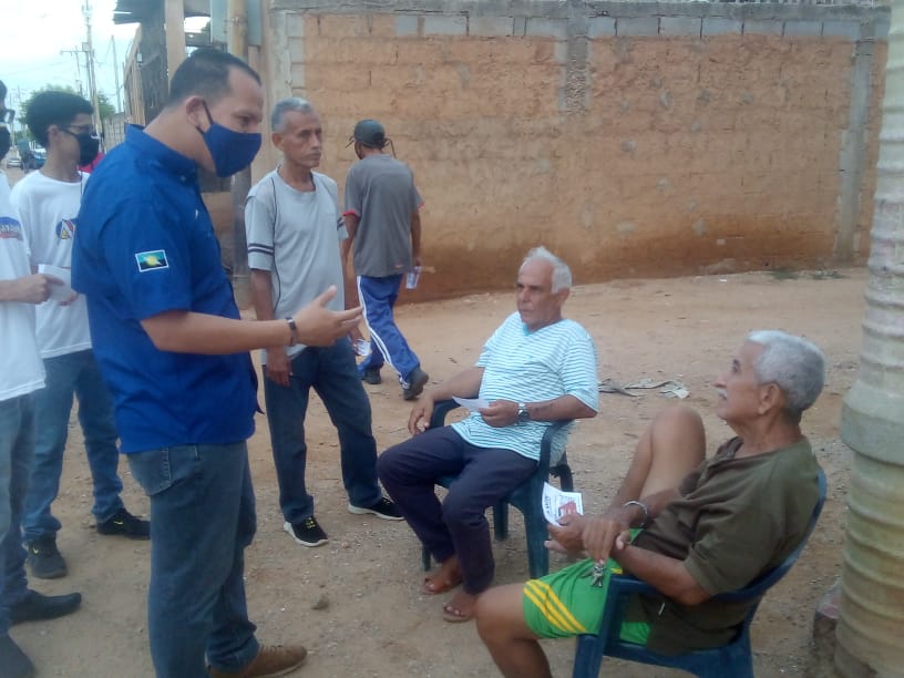 ramonmedinaR's tweet photo. hoy Estuvimos en el Barrio 19 de julio Pq Domitila flores Recorriendo Nuestros Barrios abandonados por este Gobierno incapaz y ineficiente Venezuela ya Basta Vota @luisromeroc @ClexidaP @A1sanchezp @Avanzadapzulia1 @Perdigon33 https://t.co/7SEaFPEzbp