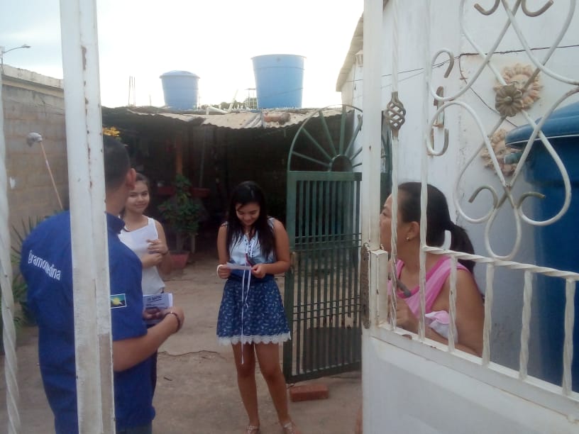 ramonmedinaR's tweet photo. hoy Estuvimos en el Barrio 19 de julio Pq Domitila flores Recorriendo Nuestros Barrios abandonados por este Gobierno incapaz y ineficiente Venezuela ya Basta Vota @luisromeroc @ClexidaP @A1sanchezp @Avanzadapzulia1 @Perdigon33 https://t.co/7SEaFPEzbp