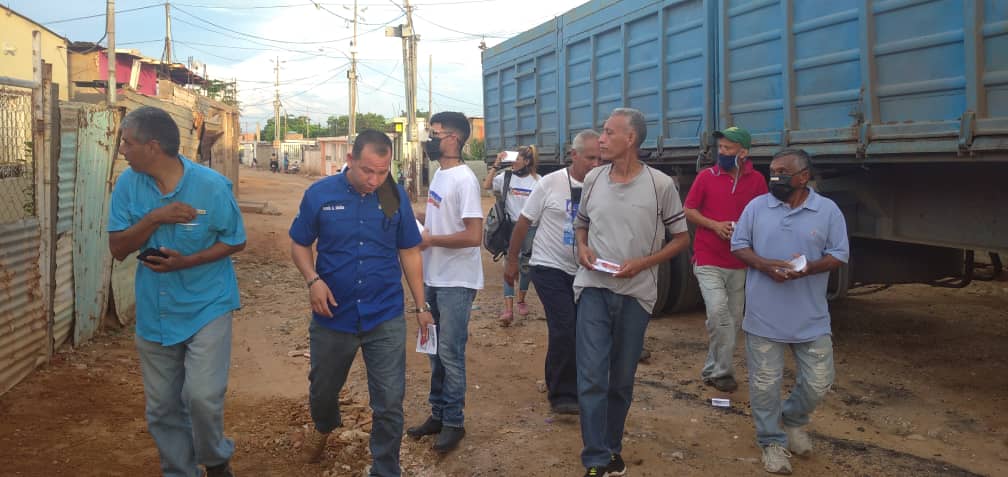 ramonmedinaR's tweet photo. hoy Estuvimos en el Barrio 19 de julio Pq Domitila flores Recorriendo Nuestros Barrios abandonados por este Gobierno incapaz y ineficiente Venezuela ya Basta Vota @luisromeroc @ClexidaP @A1sanchezp @Avanzadapzulia1 @Perdigon33 https://t.co/7SEaFPEzbp
