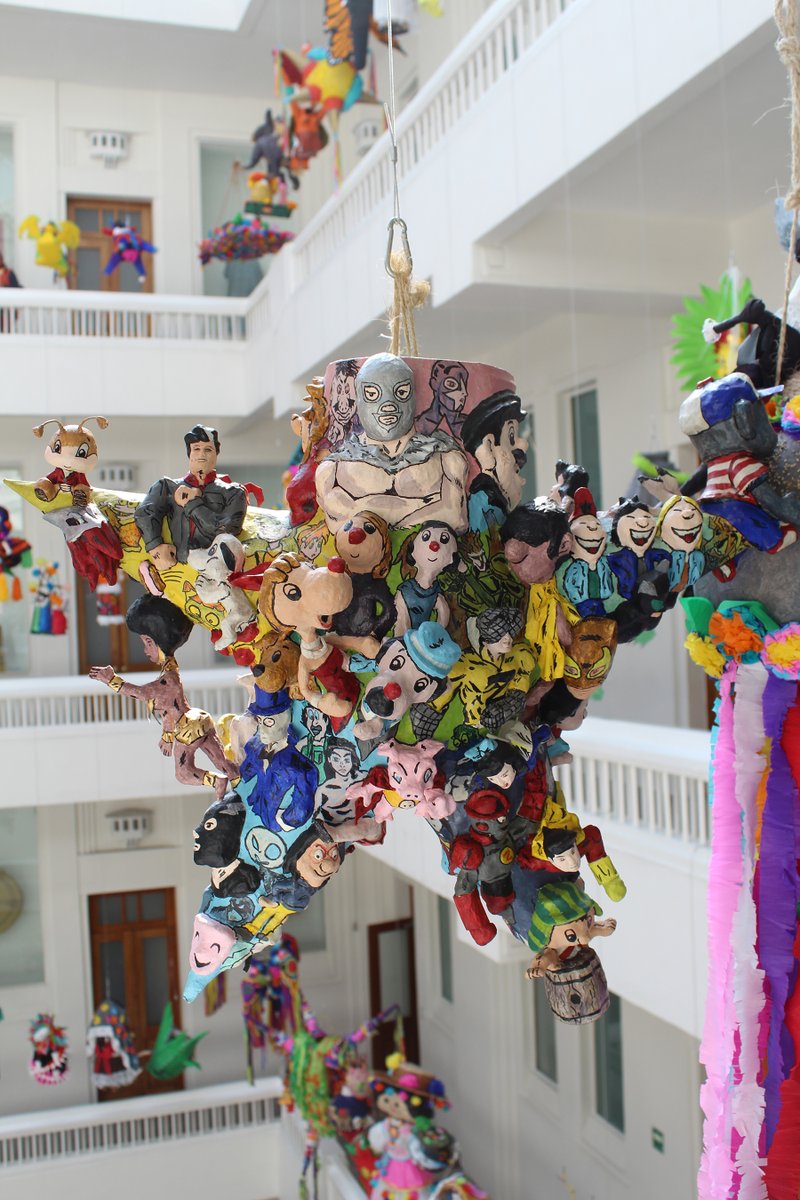 map_mexico's tweet image. Hay una increíble fiesta de colores y formas en el patio de nuestro recinto. ¡Anímate a conocer a las piezas participantes en el Decimocuarto Concurso de Piñatas, 2020! 

Disfruta de todas las propuestas y compártenos imágenes junto a tu favorita.