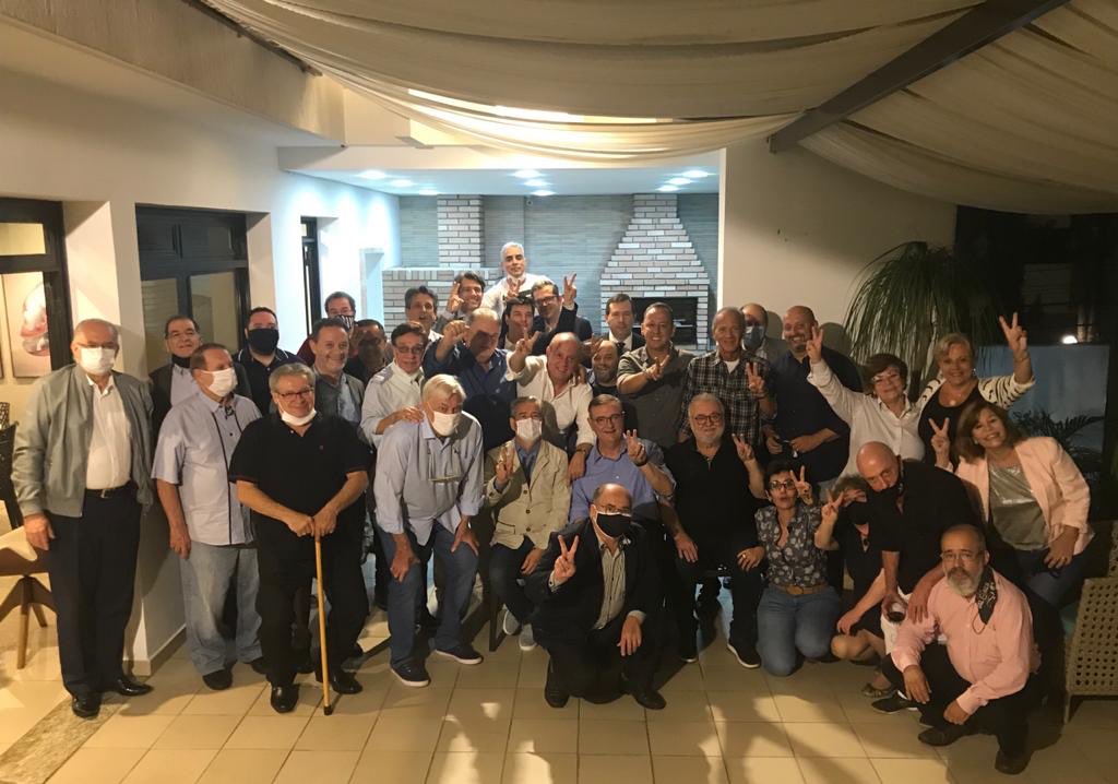 Noite de mais uma reunião muito importante com lideranças e associados do clube. Mais fortes, seguimos rumo à eleição.