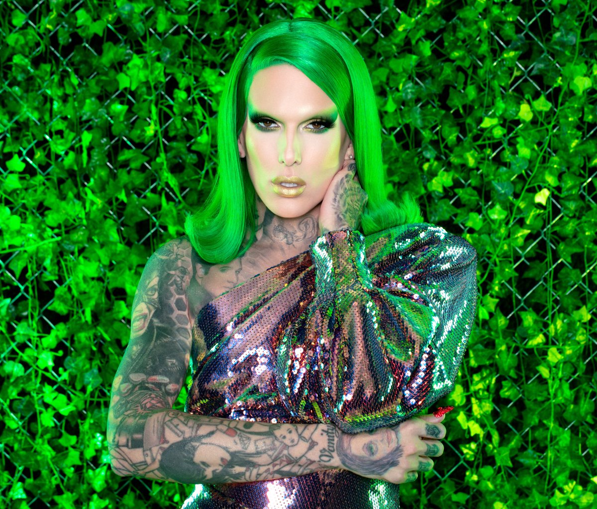 2004 VS. 2020 💚 I’ve always been obsessed with green eyeshadow. It just brings such a different vibe immediately. Green is powerful &amp; alluring 🐊 #BloodMoney evokes that mood.