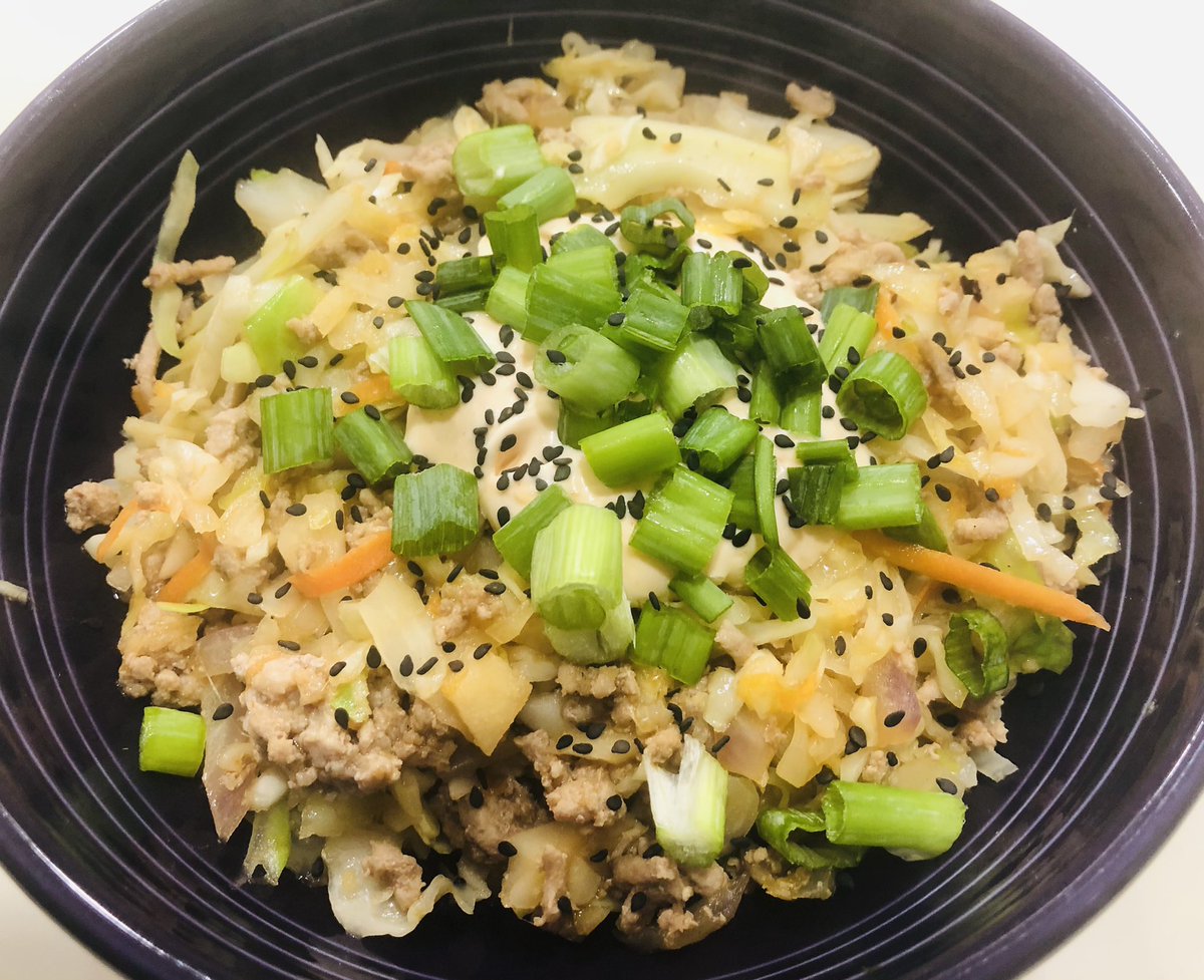 dowdypfootdoc's tweet photo. Egg roll in a bowl tonight!! 😋😋. Always such a good and healthy #dinner!! @thisgrilllife @sak_shoes @JTA_58 @WahmMaam #TheFoodDude https://t.co/TFLArHRM0J