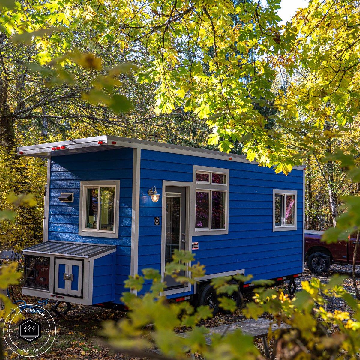 TinyHeirloom's tweet photo. #CustomTinyHome delivered just in time for the holidays! ❄️

Now, the lucky new owners can literally live in the adventure of life on wheels! 🛣

Where’s the first place you’d take this #TinyHouseOnWheels ? 🤔

Let us know in the comments below! 🛠

https://t.co/1vWnR7MVDQ https://t.co/6syxOVUFz1