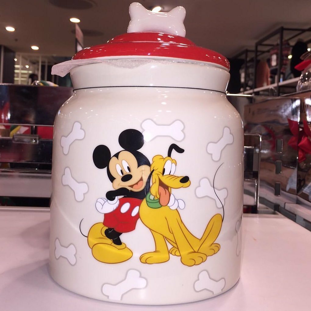 DLifestylers's tweet photo. Repost from @ifinddisney - ✨NEW✨Disney Mickey & Pluto Pet Treat Jar £10 from @primark @primark.home ✨#ifinddisney #disney #disneyuk #primarkxdisney #disneyxprimark #primark #disneyfashion #disneymerchalert #disneymagic #cute #disneylife #disneylove … https://t.co/tgtTqOgAPy https://t.co/Ee7rLVPxV8