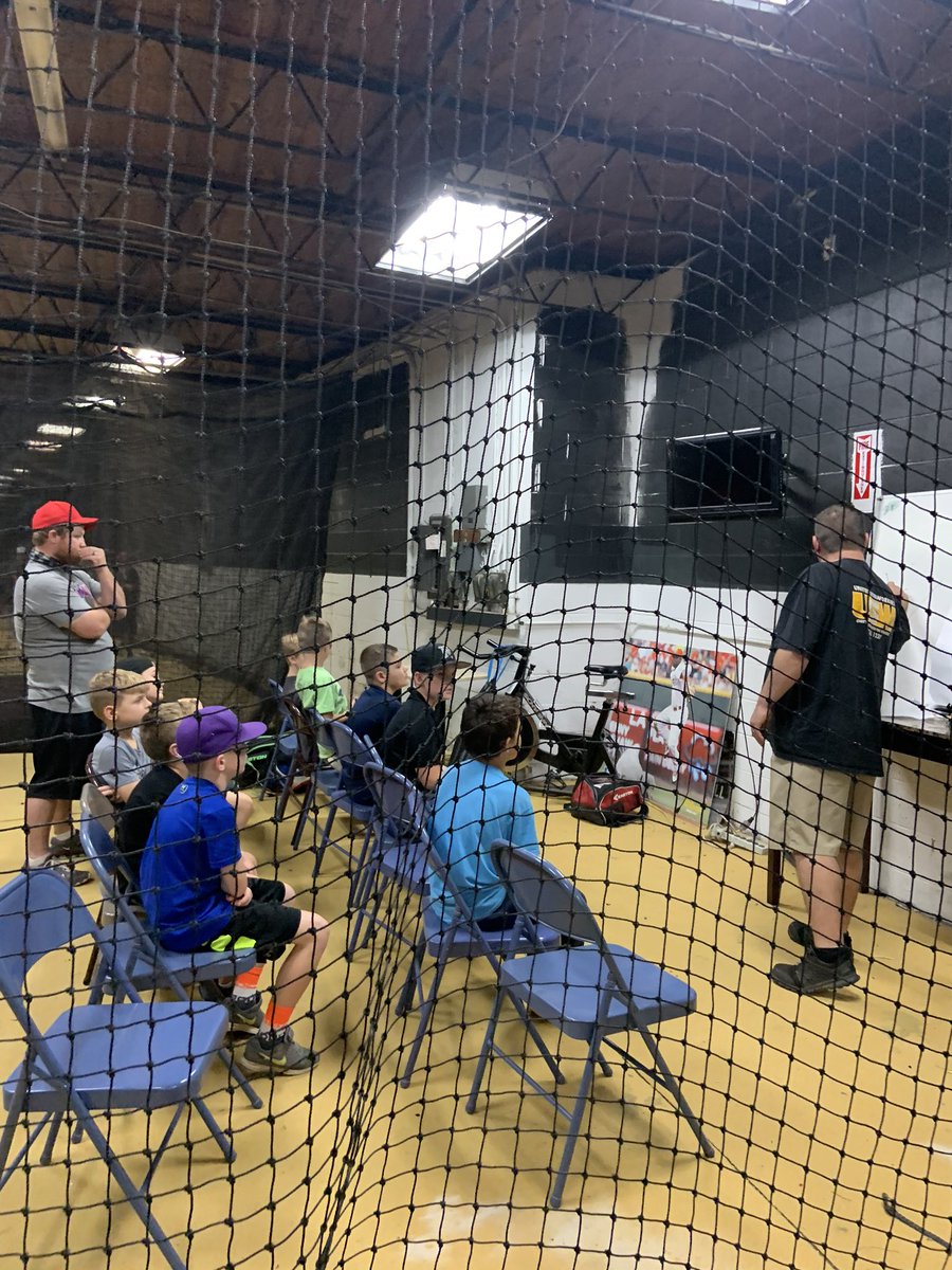 FairfieldMarlin's tweet photo. One of the coolest classes we have ever offered our Marlin baseball players!!! Talking ball , explaining ball , consuming ball.... #BaseballIQ #MarlinFAM https://t.co/BVzu0fmQ2B
