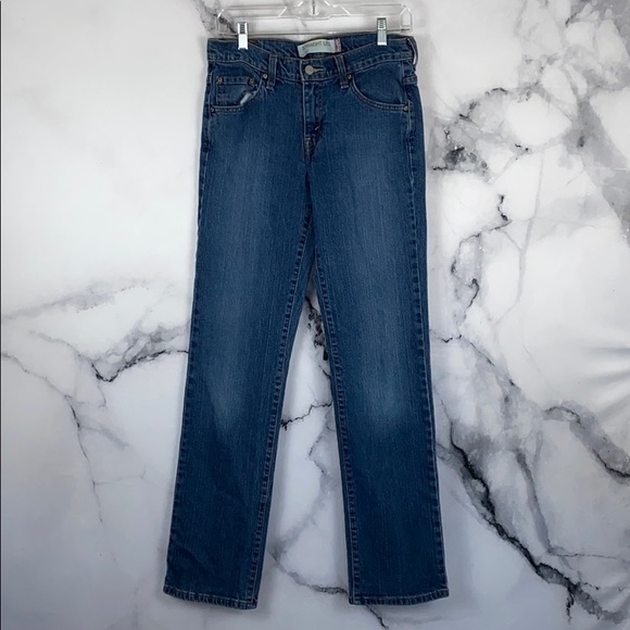 MicaelaCain2's tweet photo. So good I had to share! Check out all the items I'm loving on @Poshmarkapp from @JJbunni88 #poshmark #fashion #style #shopmycloset #spyder #lee #levis: https://t.co/jF2vbjNCtq https://t.co/wp9abOqsgD
