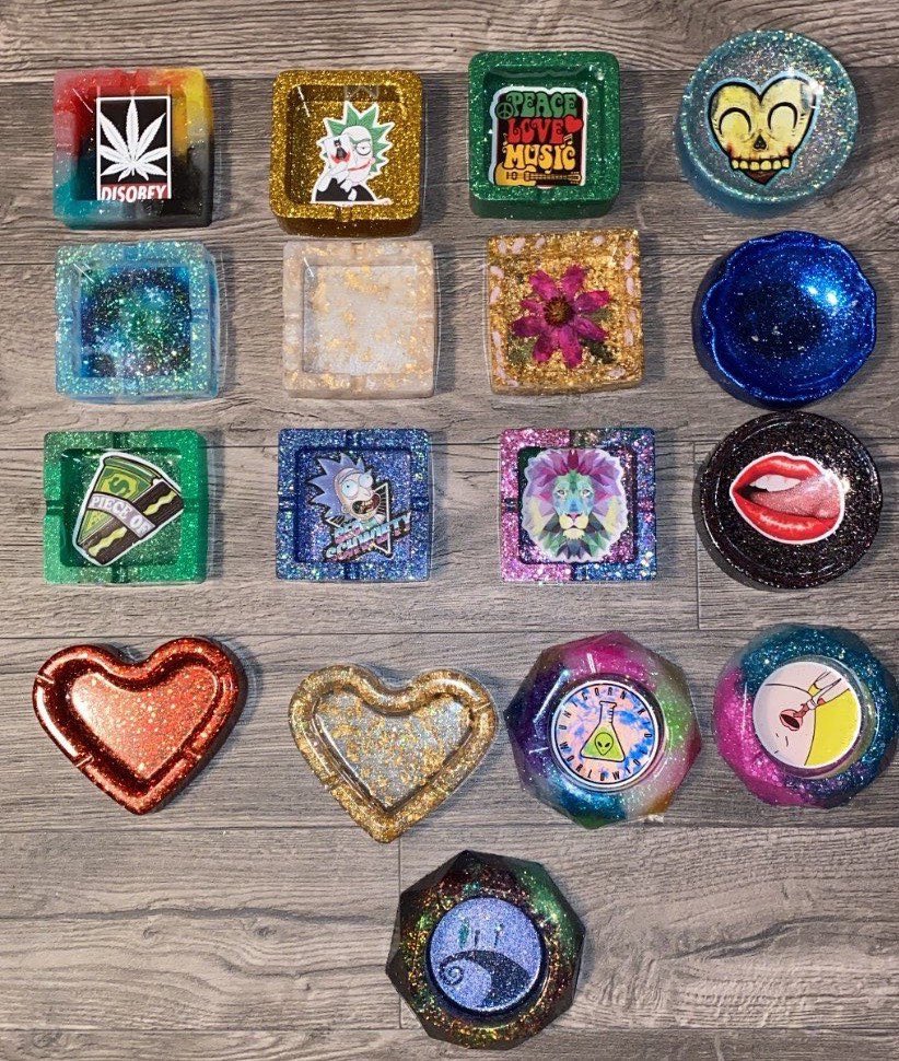 jabriaaaaaa's tweet photo. Excited to share this item from my #etsy shop: Assorted Ashtrays #resinashtray #heart #ashtraysfordecor #customashtray https://t.co/sSGgU9wDSp https://t.co/jcRAOj648K