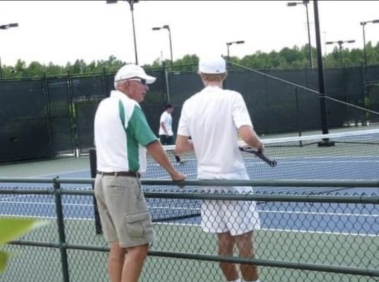 WSHSathletics's tweet photo. Saddened today to hear of the passing of Keith Hinson. A community volunteer with our tennis teams for almost 20 years, Mr. Hinson served countless hours teaching the game he loved to many WSHS tennis players over the last two decades. Thank you, Mr. Hinson. You will be missed! https://t.co/nn6ontRQTA