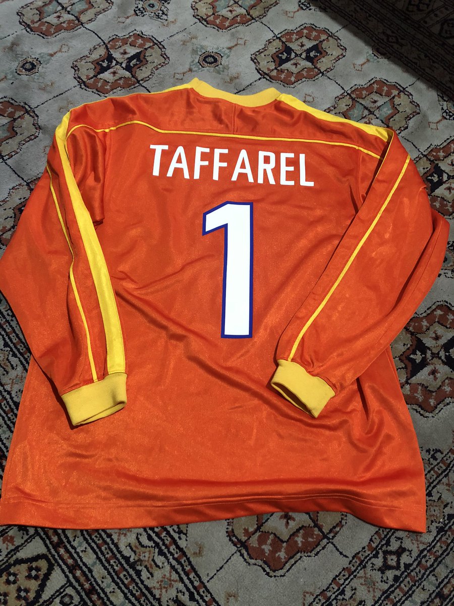 esdeepoca's tweet photo. Brasil 1998 🇧🇷 #esdeepoca #ClaudioTaffarel 🔥🏆💎 https://t.co/zCTdaSskQa