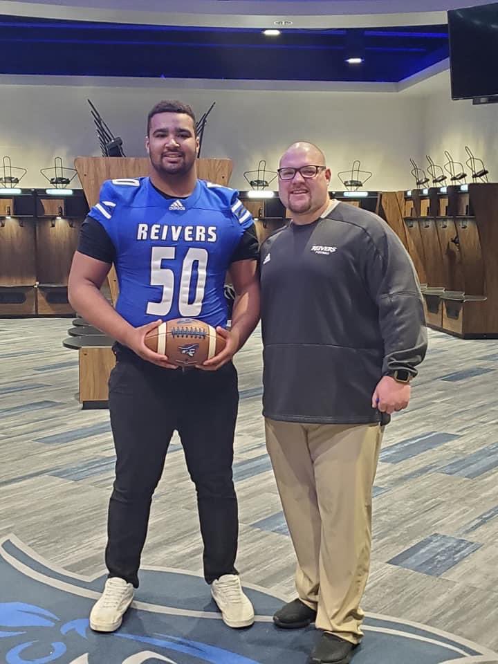 tml2x's tweet photo. committed💙🖤😤@CoachAaronTerry @GoReivers https://t.co/whpTEnRcgT