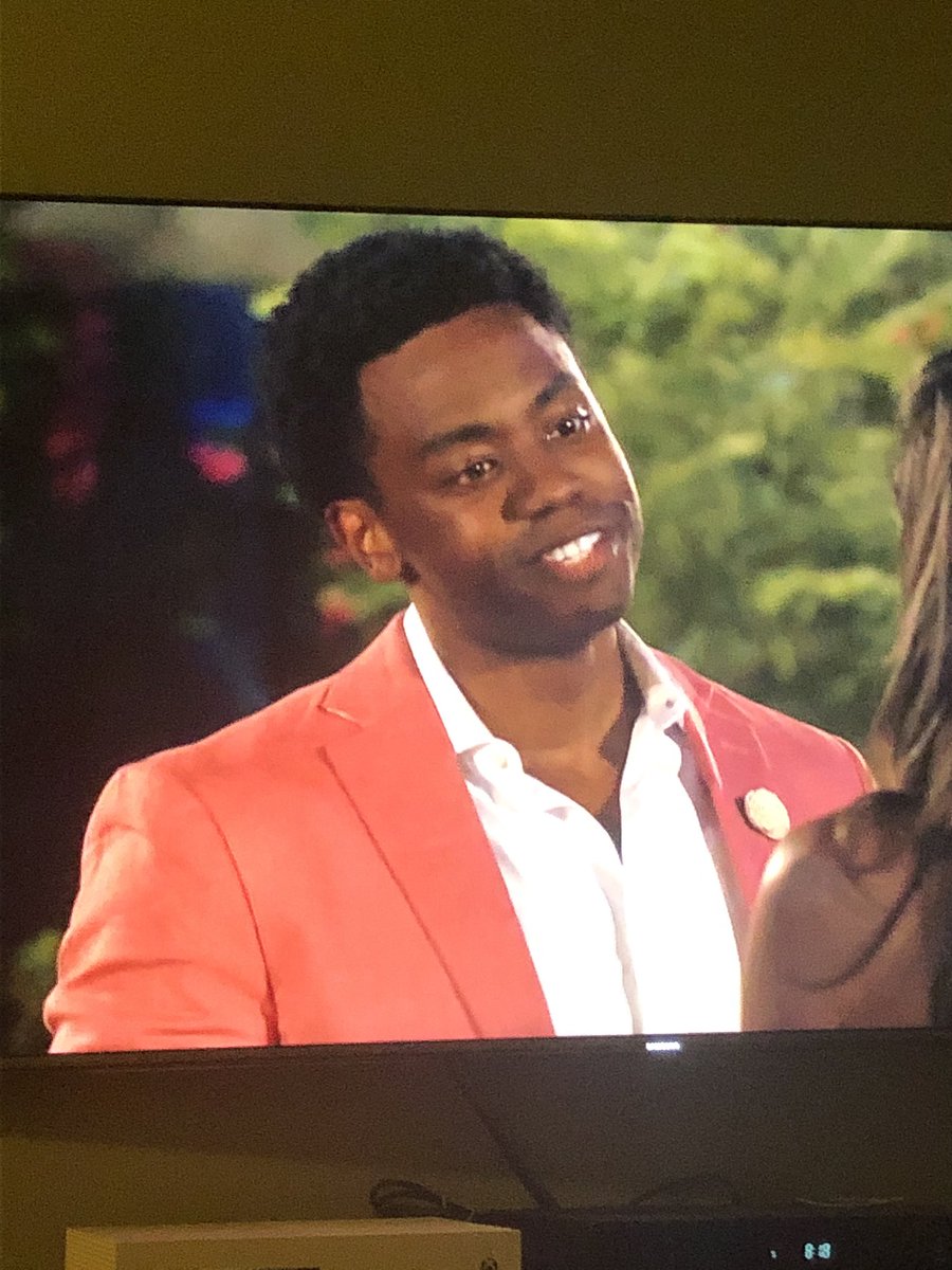 sarahdonnerr's tweet photo. THE SALMON JACKET IS BACKKKK!!! #bachelorette https://t.co/DfUpV3wmKo