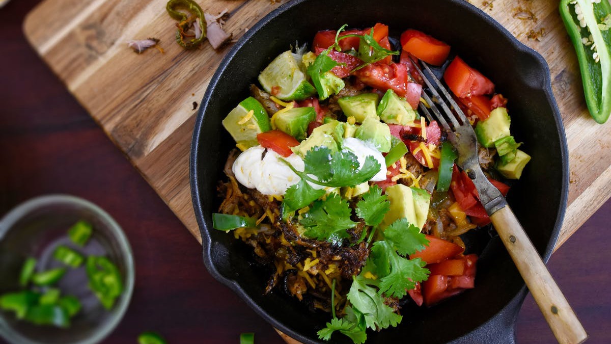 Awaken180's tweet photo. You'll love coming home from a long day to a slow cooker full of carnitas! 🙌 

Find the full maintenance recipe here: https://t.co/krDrsYabXN

#AwakenApproved #CookWithAwaken180 #SlowCookerRecipe #CrockPotRecipe #DinnerIdeas #HealthyRecipe #HealthyMeal #Foodie https://t.co/LzktfMvwAJ