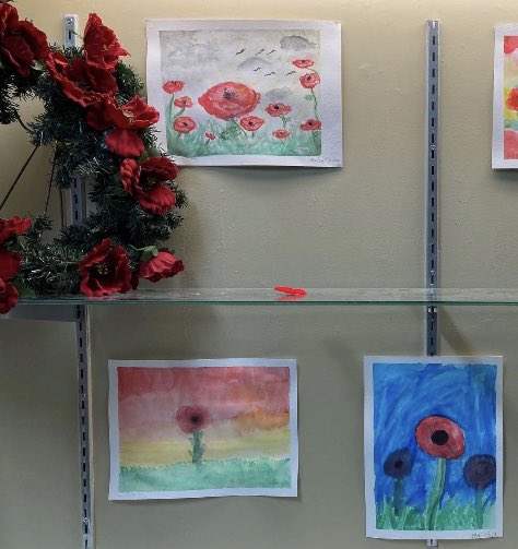 tchrgirl's tweet photo. We will remember them. #RemembranceDay2020 #alertbayschool #learn85 https://t.co/4VO3QWCNGu