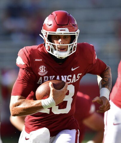 jpshadrick's tweet photo. Touchdown Radio Network Saturday night in Swamp: Arkansas Razorbacks (3-3) vs. No.5 Florida Gators (4-1)!

Hogs QB Feleipe Franks returns to G’ville vs. Heisman hopeful Kyle Trask! 

I’ll have call with @SMniner 

Kick 7p ET, check listings, XM, FREE https://t.co/TfgkAOUlqU app https://t.co/JHIImN2bnV